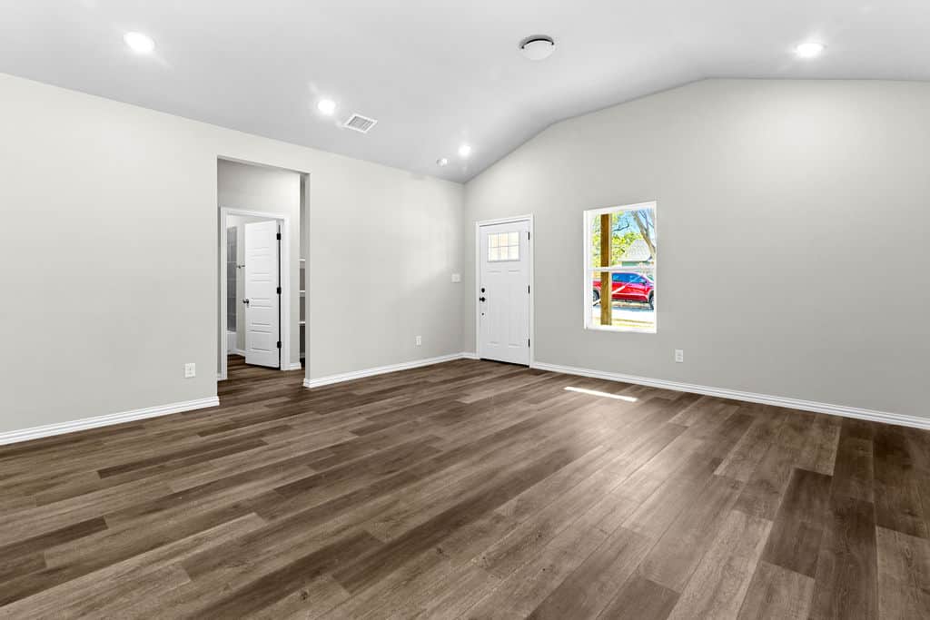 1005 E Tucker St, Fort Worth, view 2