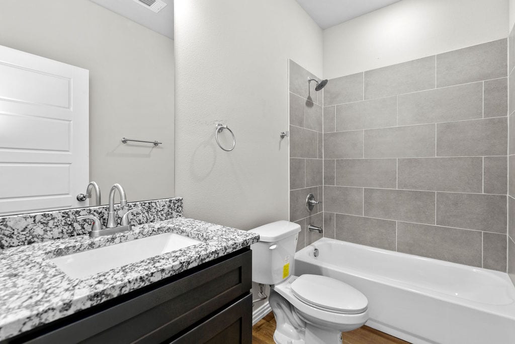 1005 E Tucker St, Fort Worth, view 15