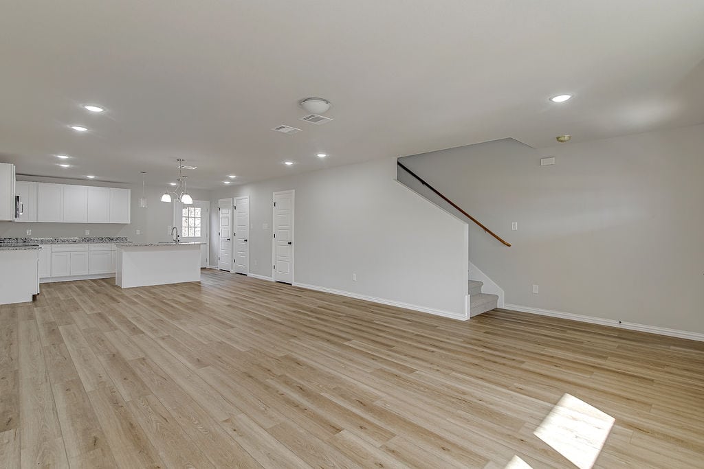 333 N Field St, Burleson, view 2