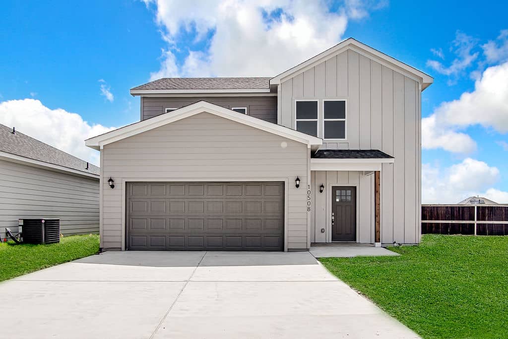 Front of 10508 Ruffin Dr, Fort Worth