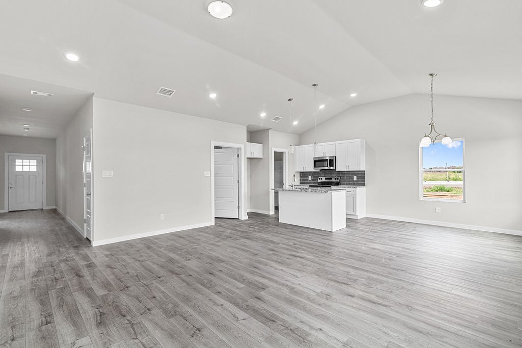 10520 Ruffin DR, Fort Worth, view 03
