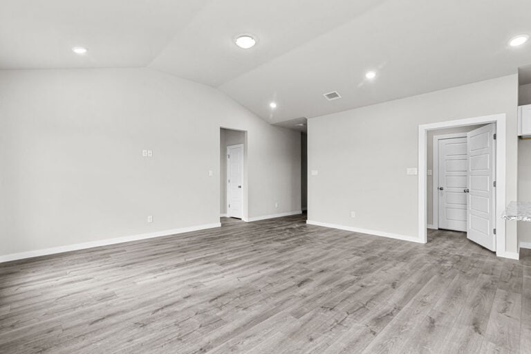 10520 Ruffin DR, Fort Worth, view 04