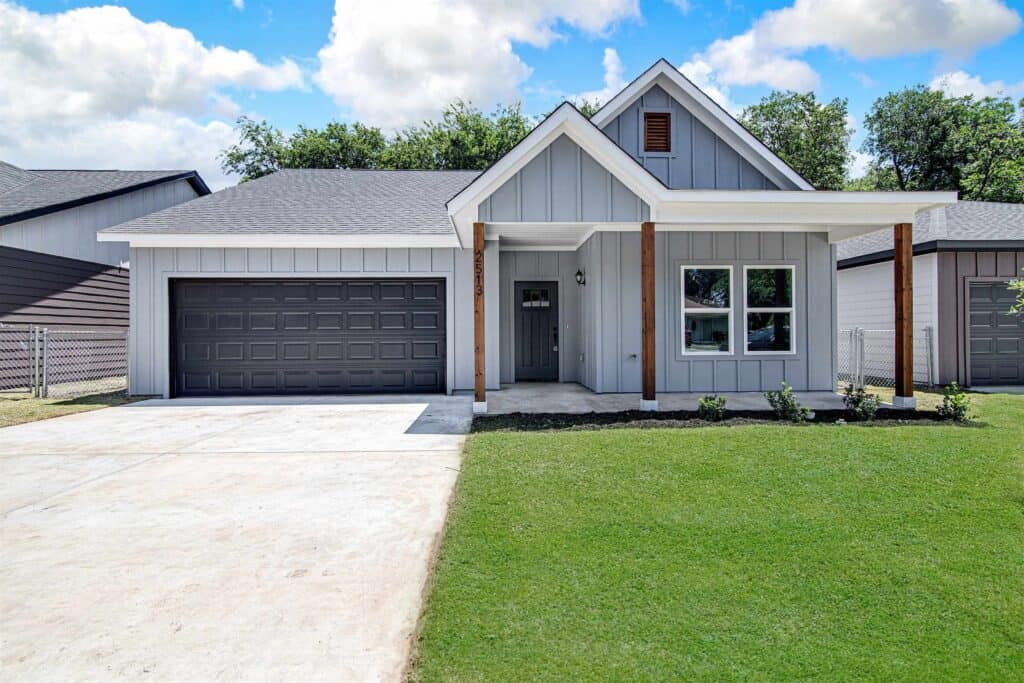 Front of 2513 Birdell Ct, Fort Worth