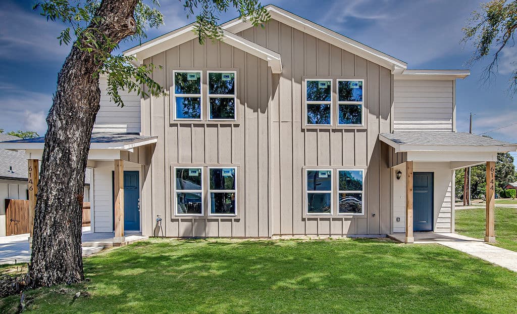Front of 3125 Lumber St, Fort Worth
