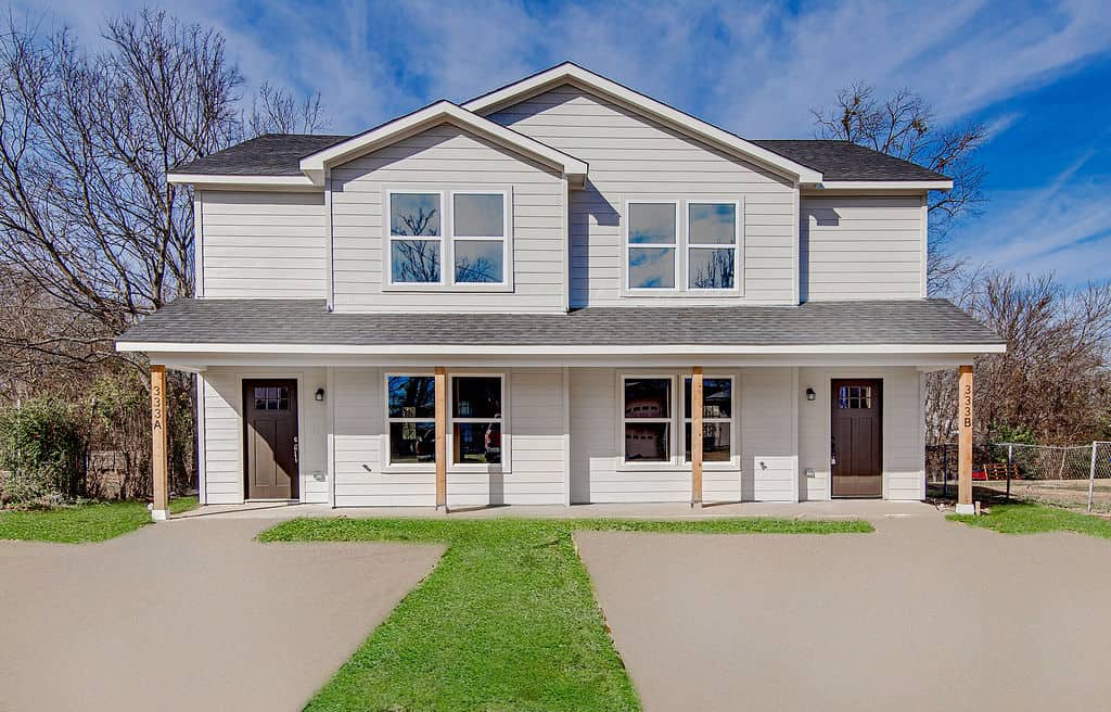 Front of 333 N Field St, Burleson
